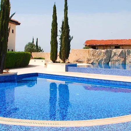 1 Bedroom Nesoi With Sea And Golf Views, Aphrodite Hills Daire *